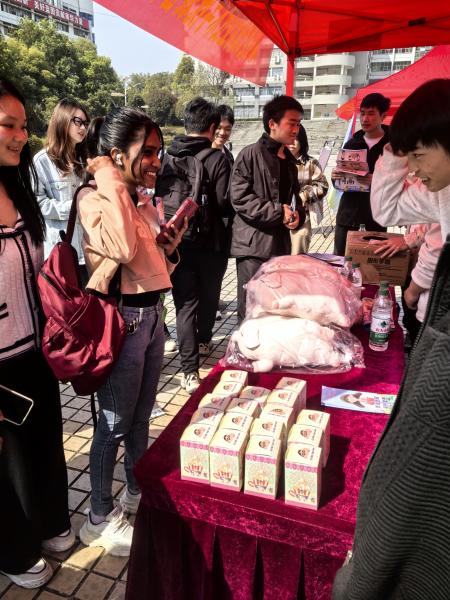 695006C77892462F946623B85E27F977